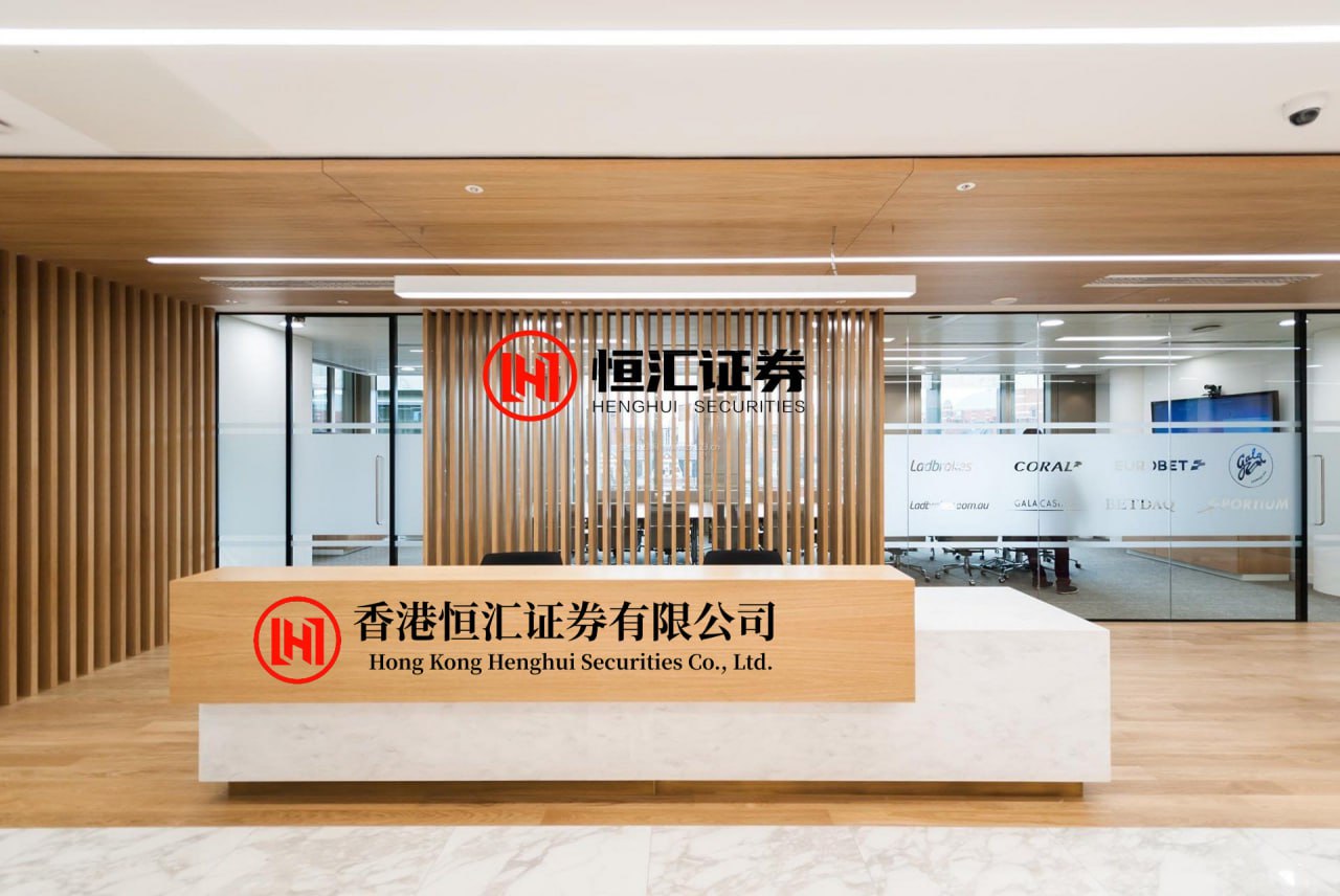 华夏配资网 37岁男子凭借吹气球绝活一年两上央视 半个月赚了60万